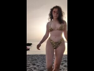 Valentina Nappi in bikini