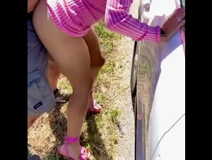 Sveltina con la moglie del vicino