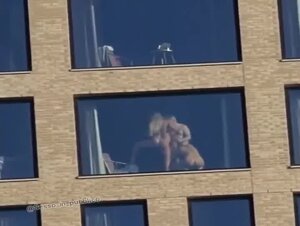 Filmino spy trio con due puttane scopate da un imprenditore