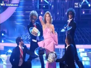 Veronica Maya ops tette in diretta a tale e quale show