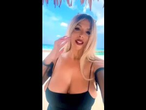 Sonia presentatrice super tettona