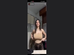 Napoletana tettona in diretta ig